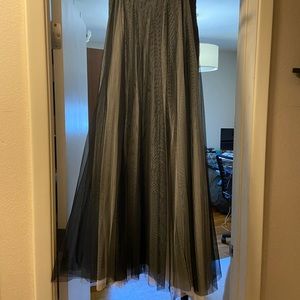 Beautiful high fashion skirt, from an LA photo shoot fabulous movement.